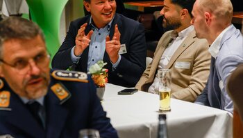 v.l. Oliver Hildenbrand (MdL und stellv. Fraktionsvorsitzender Bündnis90/die Grünen) - Sinan Toksoy  (stellv. Vorsitzender JG BG Stuttgart) - Tobias Haarseim (stellv. Landesjugendvorsitzender JG BW) | © © GdP-BW 2024 - alle Rechte vorbehalten / Fotografin: Lena Lux