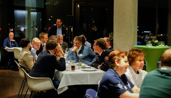 im Gespräch vertieft | © © GdP-BW 2024 - alle Rechte vorbehalten / Fotografin: Lena Lux