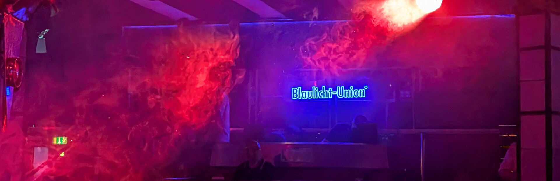 Tanzfläche mit DJ Pult auf der Blaulicht Union Party im Perkins Park Stuttgart | © © GdP-BW 2025 - alle Rechte vorbehalten