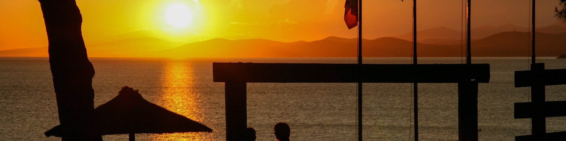 Symbolbild Strandbar | © Bild von Tom auf Pixabay