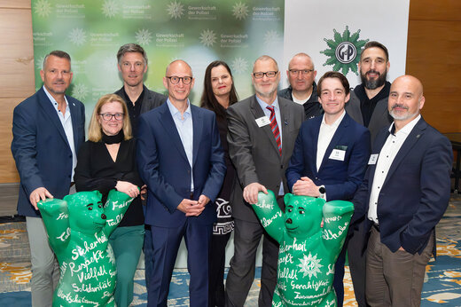 Fotos des auf dem 8. Ordentlichen Delegiertentag 2026 neu gewählten Vorstandes des GdP-Bezirks Bundespolizei | Zoll | © Foto: GdP-Bezirk Bundespolizei | Zoll | Hagen Immel