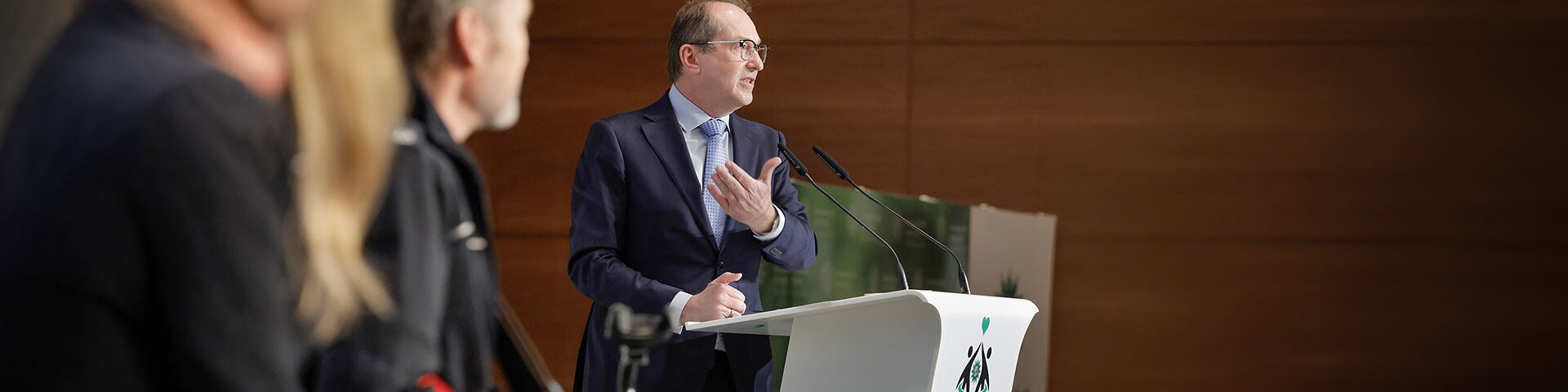 Foto von Bundesinnenminister Dobrindt beim 8. Ordentlichen Delegiertentag des GdP-Bezirks Bundespolizei | Zoll | © Foto: GdP-Bezirk Bundespolizei | Zoll, Hagen Immel