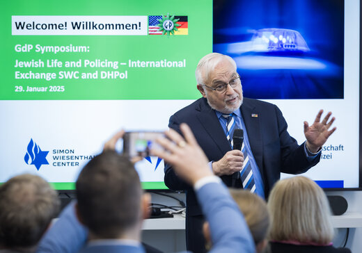 Rabbi Abraham Cooper: „Aufbauend auf Wahrheit bieten uns die Errungenschaften und Misserfolge der Vergangenheit die Möglichkeit, eine bessere Zukunft zu gestalten.“ | © GdP/Kay Herschelmann