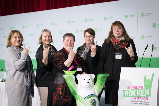 Der Geschäftsführende Bundesfrauenvorstand bei der Bundesfrauenkonferenz 14 bis 15. Februar 2022 in Potsdam | © GdP/Kay Herschelmann