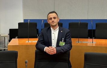 GdP-Bundesvize Alexander Poitz kurz vor dem Beginn der Anhörung zum Thema Wohnungseinbruchdiebstahl. | © Feldmann