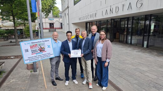GdP Vertreter mit den Vorsitzenden des Petitionsausschusses  | © GdP Hessen