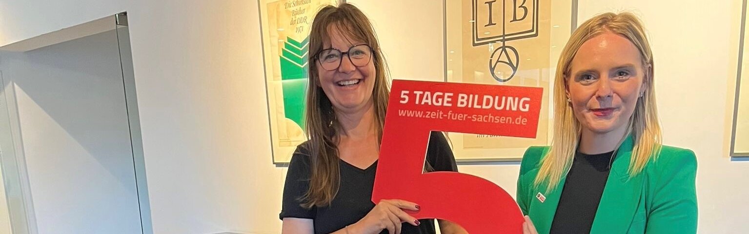 Susann Neuber und Carolin Gütschow der GdP-Frauengruppe | © Bild: GdP Sachsen