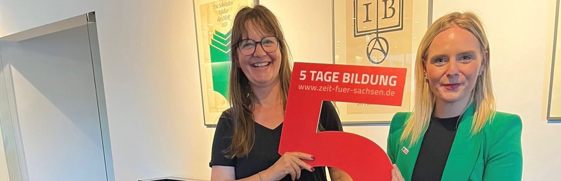 Susann Neuber und Carolin Gütschow der GdP-Frauengruppe | © Bild: GdP Sachsen