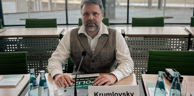 Jan Krumlovsky (GdP Sachsen) im Innenausschuss zum DEIG | © GdP SN