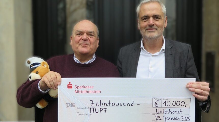 Übergabe der größten Einzelspende durch Wilhelm Eckhard Sindt an den HUPF | © Thomas Gründemann, GdP SH