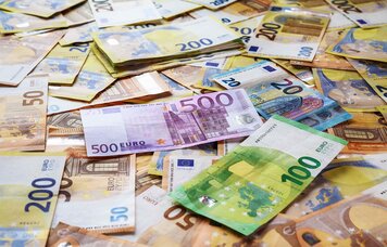 Banknoten | © Pixabay_fotoblend-banknotes