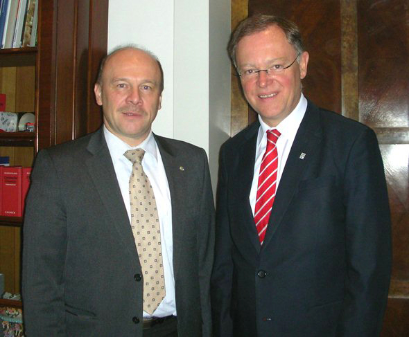 Dietmar Schilff (links) im Gespräch mit Stephan Weil am 20.01.2012