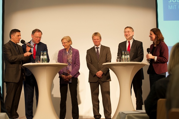 V.l.n.r.: Christian Hoffmann, Stephan Weil, Dr. Sabine Johannsen, Reiner Hoffmann, Bernd Lange und Lea Arnold. 